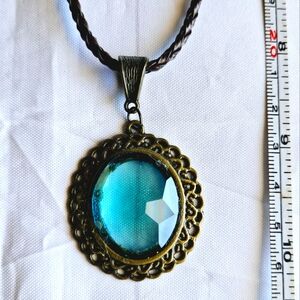 WOMEN'S TURQUOISE VINTAGE STYLE GLASS NECKLACE